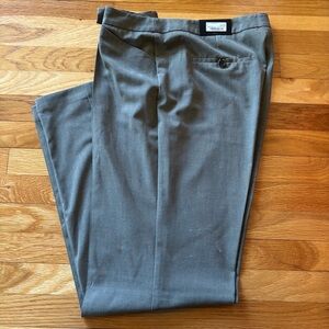 🌼 Sleek Woven Modern Fit Trousers 🌼